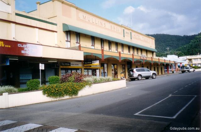 Hotels Tully