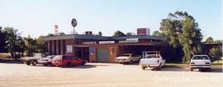 Cross Roads Hotel Motel
