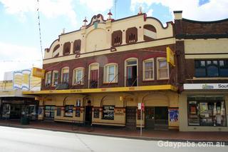 Globe Hotel