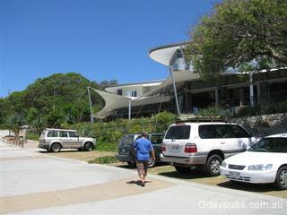 Stradbroke Island Beach Hotel