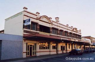 Leeton Hotel