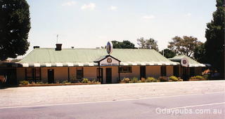 Former Royal Oak Hotel