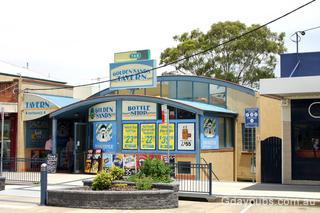 Golden Sands Tavern