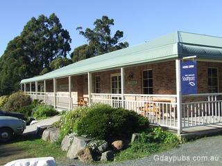 Southport Hotel & Caravan Park