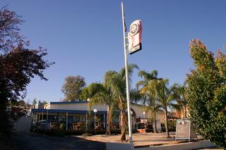 Lachlan Valley Hotel Motel
