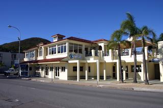 Country Club Hotel