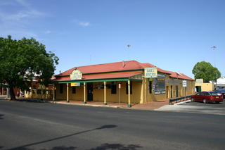 Commercial Hotel