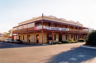 Wombat Hotel