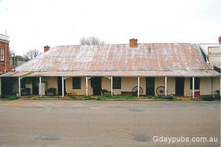 Former Commercial Hotel (Old Patersons Pub)