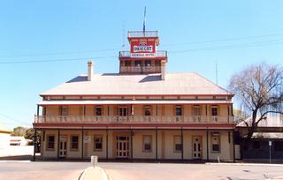 Federal Hotel