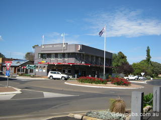 Globe Hotel