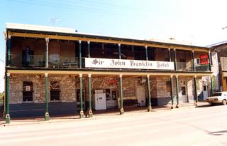 Sir John Franklin Hotel