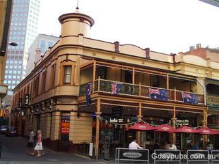 Tattersalls Hotel