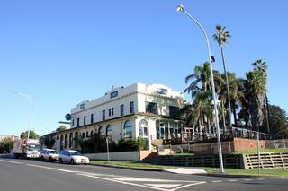 Ocean Beach Hotel