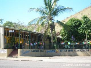 Wyndham Town Hotel