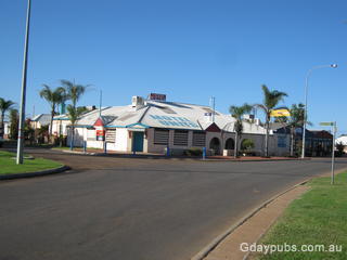 Carnarvon Hotel