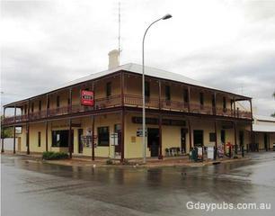 Crystal Brook Hotel