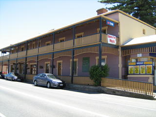 Royal Family Hotel