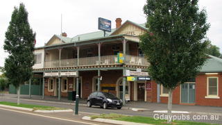 Tattersalls Hotel