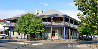 Waratah Hotel