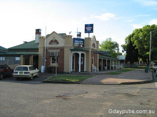 Willow Tree Inn Hotel