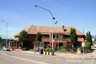 New Ivanhoe Hotel