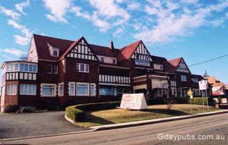 Wallacia Hotel