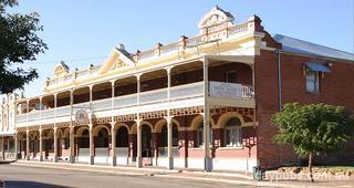 Freemasons Hotel Motel