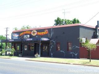 Former Smugglers Arms Hotel