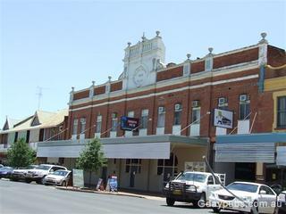 Club House Hotel