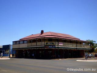 click to enlarge Cobb & Co Hotel (The)