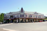 Gearins Hotel